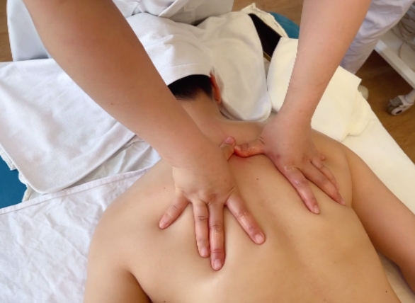 「瘦?后背」如何瘦背部,?專注于加強(qiáng)鍛練 如何瘦背部